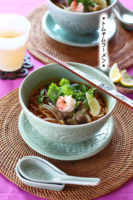 雑貨とセラドン焼き食器の通販専門ショップ【ゆるんふる】 れんげ置き